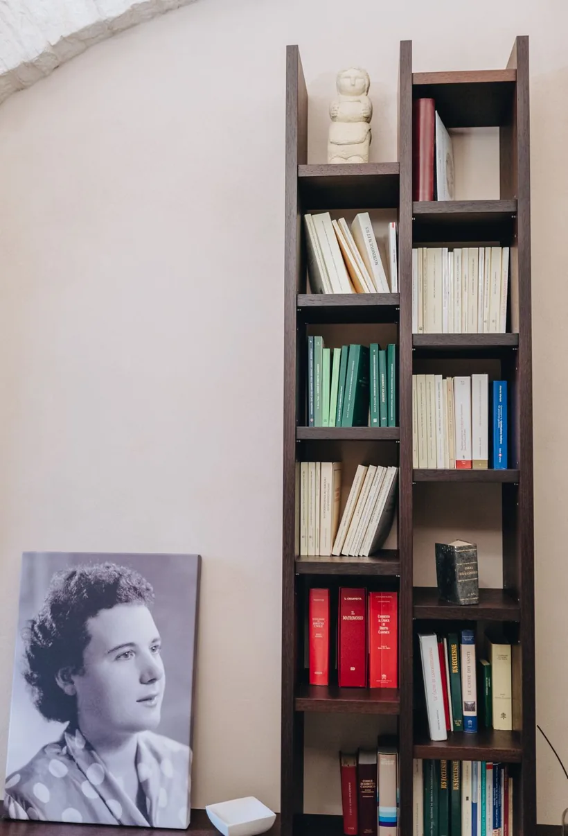 La libreria di diritto canonico nello studio di Franca Maria Lorusso